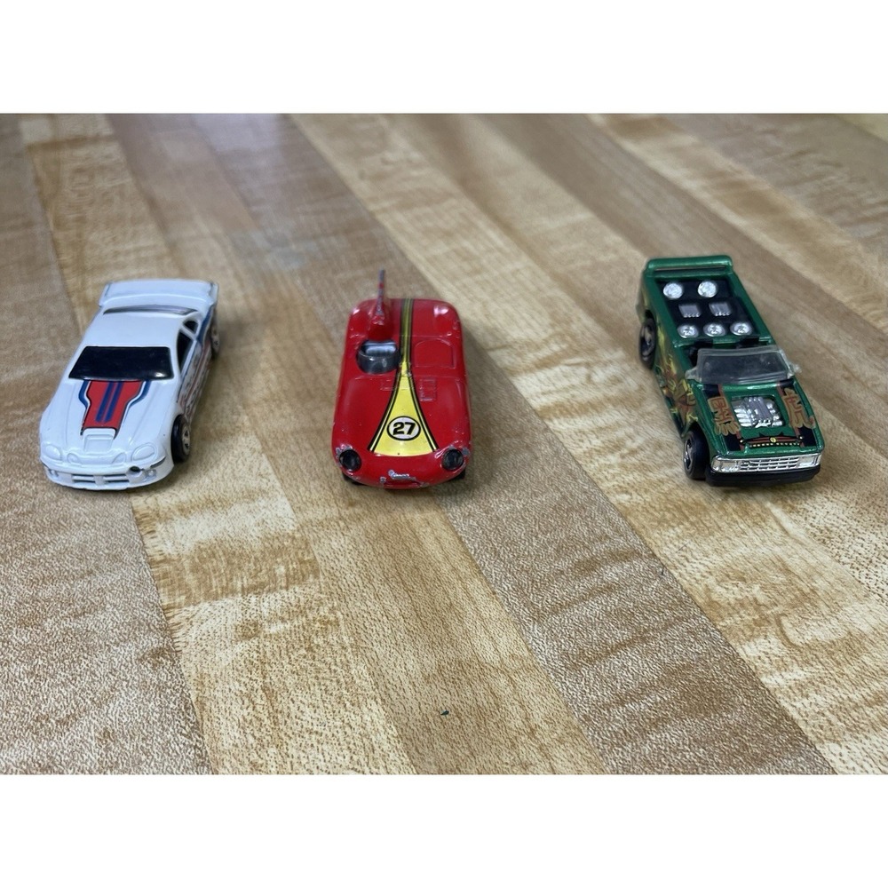 Lot Of 3 Hot Wheels Cars (Dodge, Jaguard, Malaysia)‎